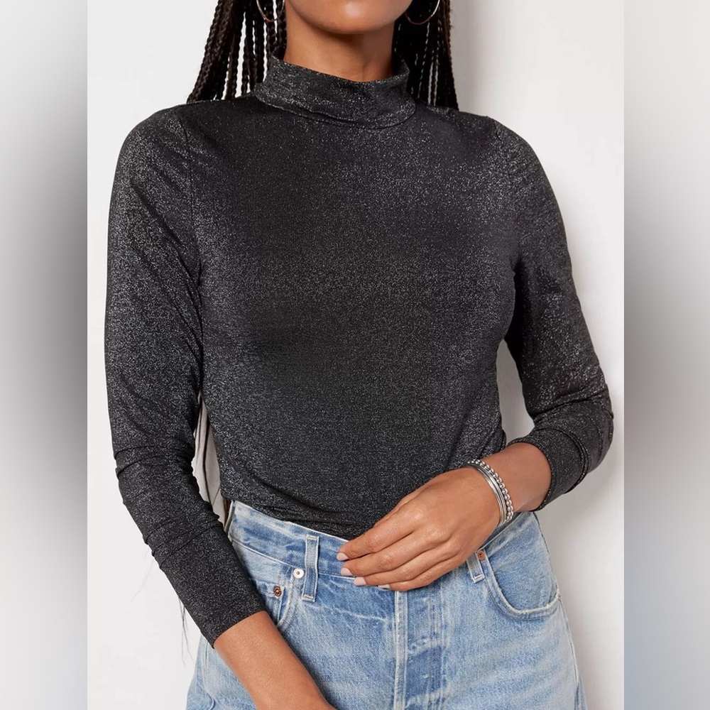 Evereve Robbie Lurex Metallic Top